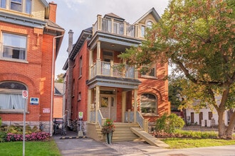 Building Photo - 46 MacLaren