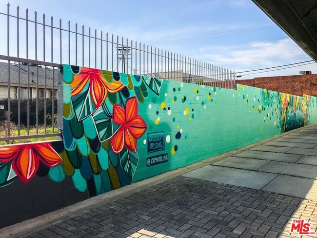 Foto del edificio - 747 Lillian Way