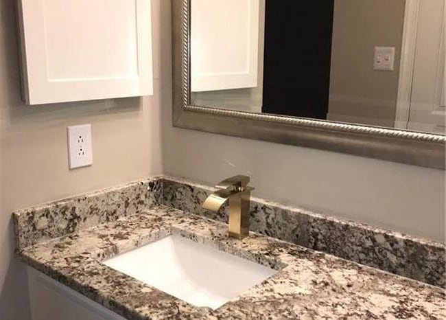 Foto del edificio - 8017 Greenside Ct