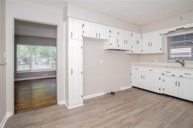 Foto del edificio - 4435 Fairview Ave