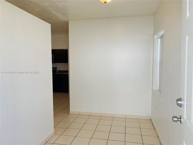 Foto del edificio - 619 NE 88th St