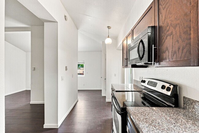 Foto del edificio - 2 Bed, 1 bath Available!