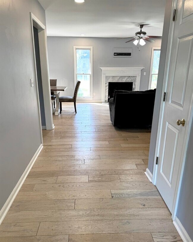 Building Photo - 181 Saddlebrook Way
