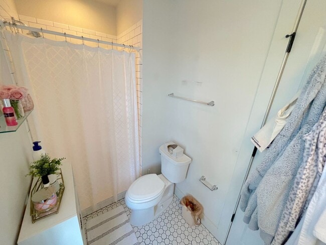Foto del edificio - 615 E Duffy Ln