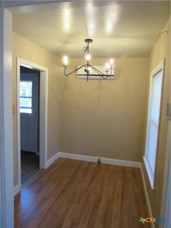 Foto del edificio - 1002 Duncan Ave