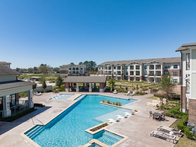 Building Photo - Falcon at Grand Harbor