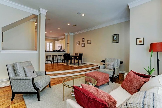 Foto del edificio - 1906 Greenwich Terrace Dr