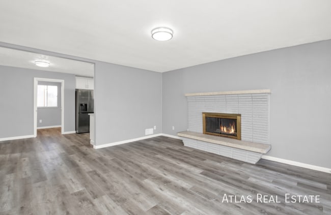 Building Photo - 725 2nd St