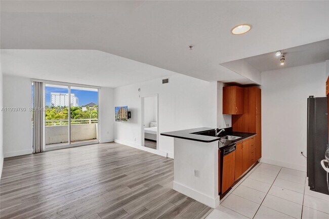 Foto del edificio - 2775 NE 187th St