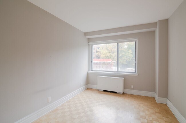 Photo du bâtiment - 4555 Av. Bonavista