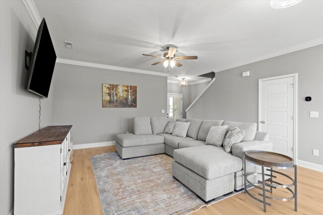 Building Photo - Thanksgiving Special! $300 Rent Credit for 12 Months on this Furnished Townhome!