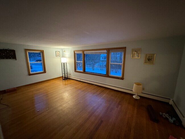 Building Photo - 14 Lill Ave