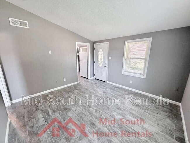 Building Photo - 1775 Colonial Hills Dr