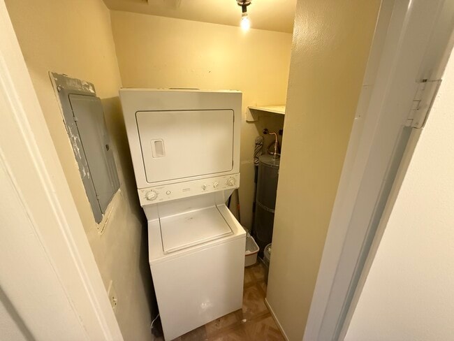 Building Photo - 4185 Solteros St