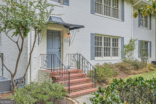 Foto del edificio - 3685 Cantrell Rd NE