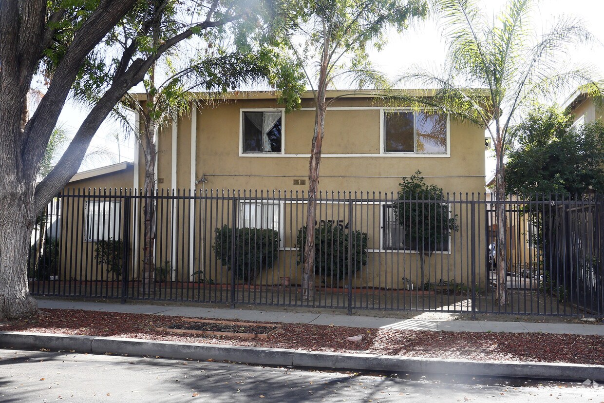 Building Photo - Hartland Apartments