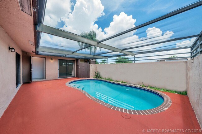 Foto del edificio - 4757 Sunny Palm Cir
