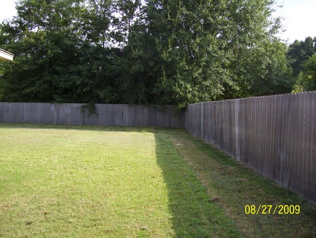 Foto del edificio - 109 Newport Dr