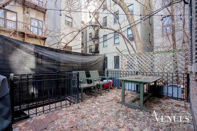 Building Photo - 268 W 136th St