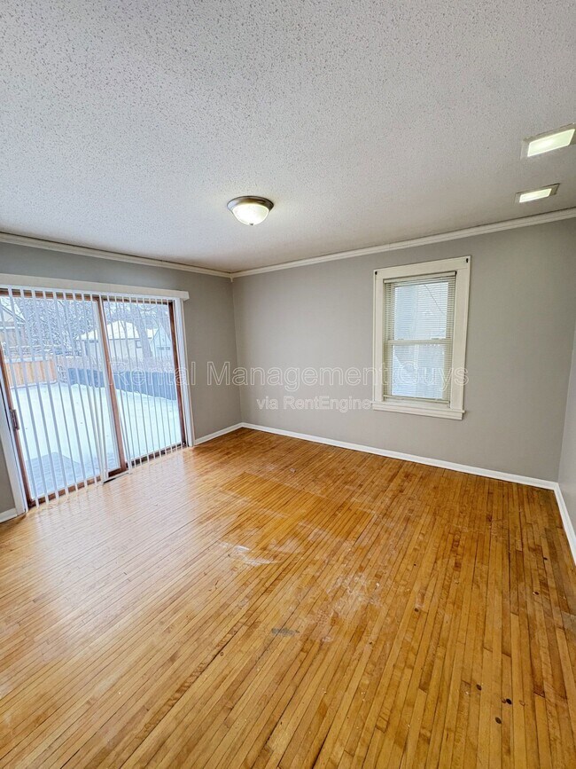 Foto del edificio - 3546 N Vincent Ave