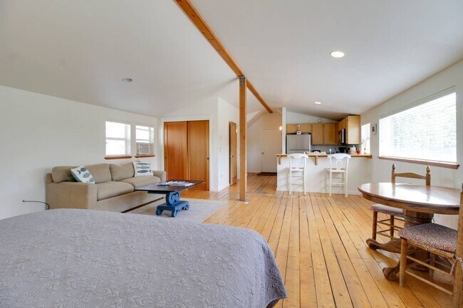 Foto del edificio - 63737 O. B. Riley Rd