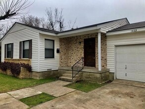 Building Photo - 1425 Marion Dr