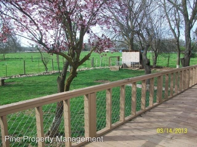 Foto del edificio - 6656 Churn Creek Rd