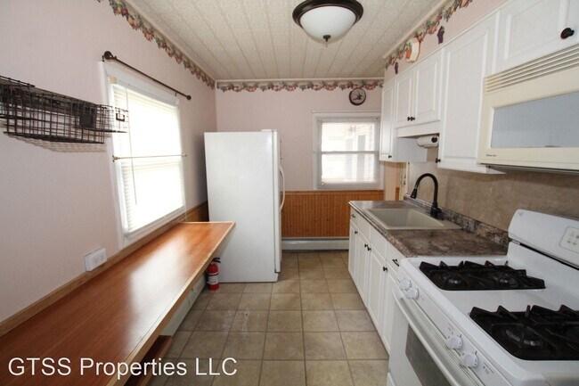 Building Photo - 3 br, 1 bath House - 25 Browning Terrace