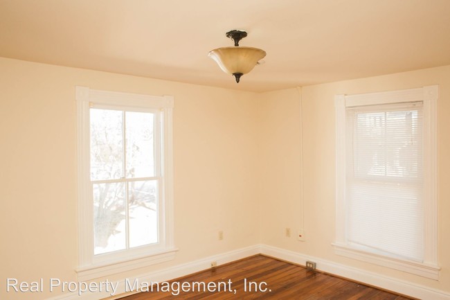 Building Photo - 2 br, 1 bath House - 303 N Main Street