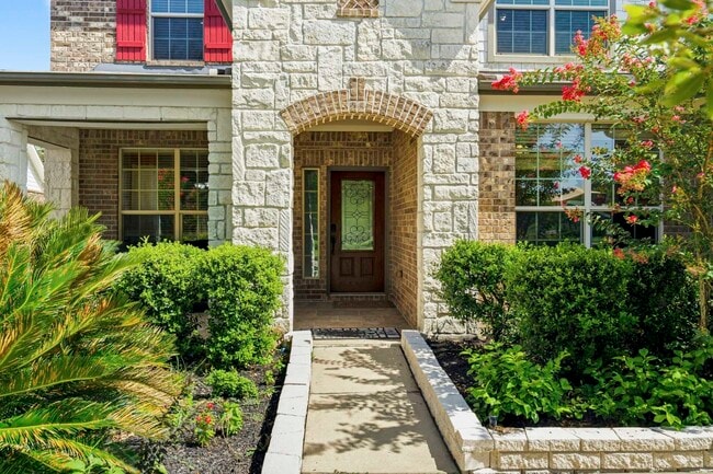 Building Photo - 25907 Foxrun Vista Dr
