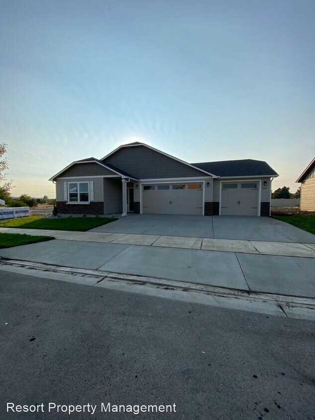 Foto principal - 4 br, 2 bath House - 4094 N Arrow Leaf Ln