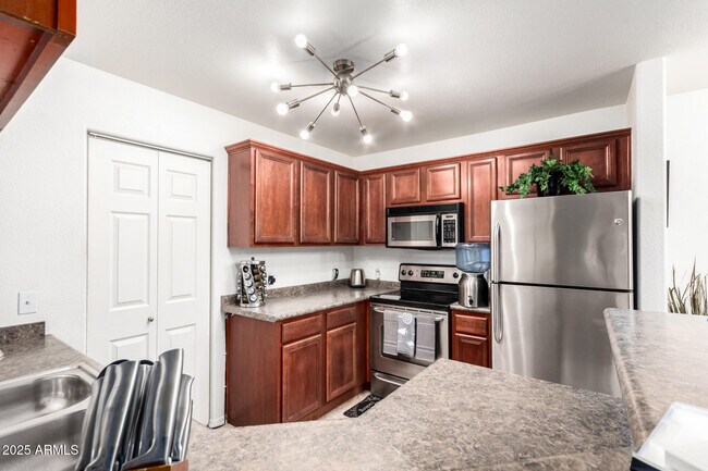 Foto del edificio - 17017 N 12th St