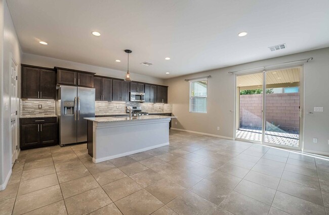 Foto del edificio - Spacious Luxury Home: Your Oasis!