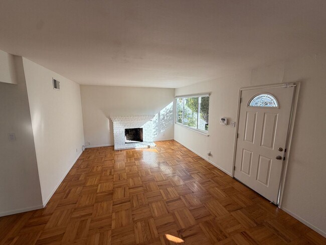 Foto del edificio - Charming Single-Family Home in the Heart of Millbrae Meadows