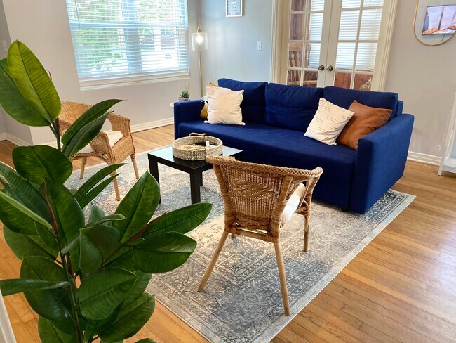 Foto del edificio - 3138 Belden Cir