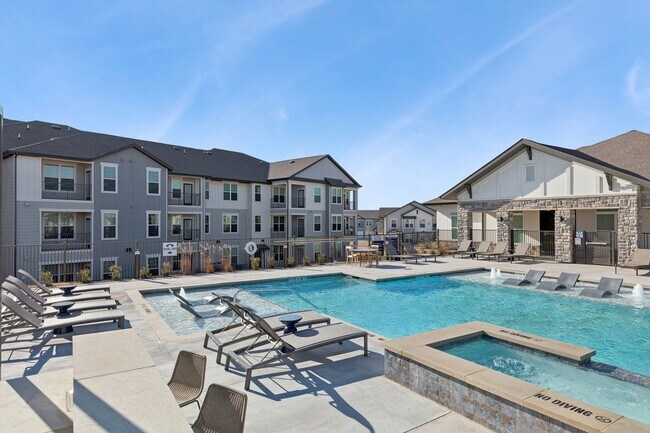 Building Photo - Dream Marine Creek