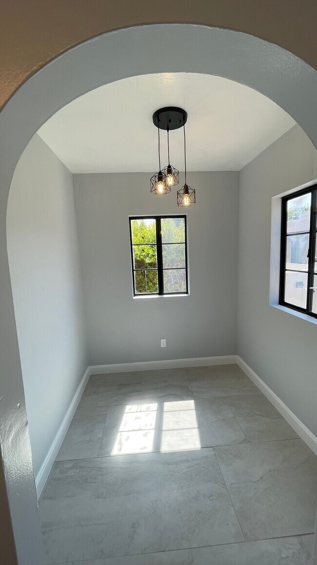 Breakfast nook - 308 S Santa Anita Ave