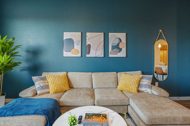 Foto del edificio - 711 W Broadway Rd