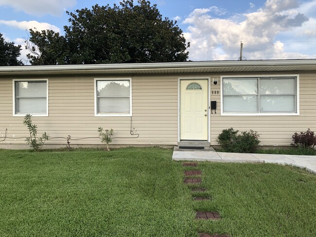 Building Photo - 509 Farmington Pl