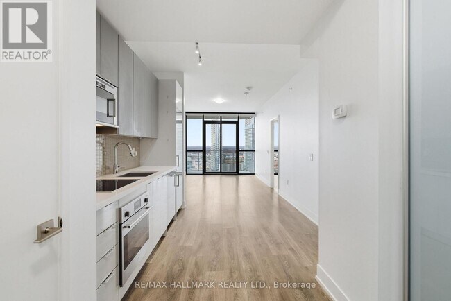 Photo du bâtiment - 2916 Hwy 7