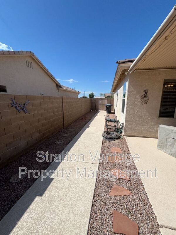 Foto del edificio - 6983 S Oxford Ln