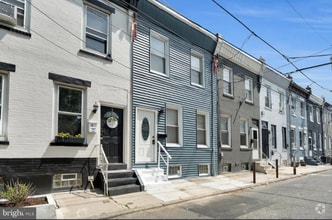 Building Photo - 2011 Vici St