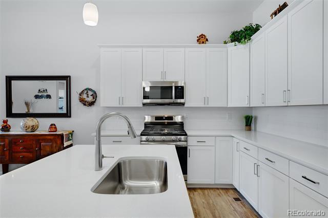 Foto del edificio - 15501 E 112th Ave