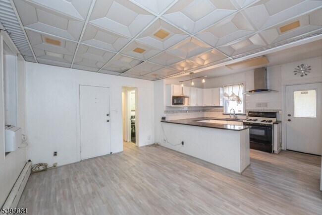 Foto del edificio - 12 Garfield Ave