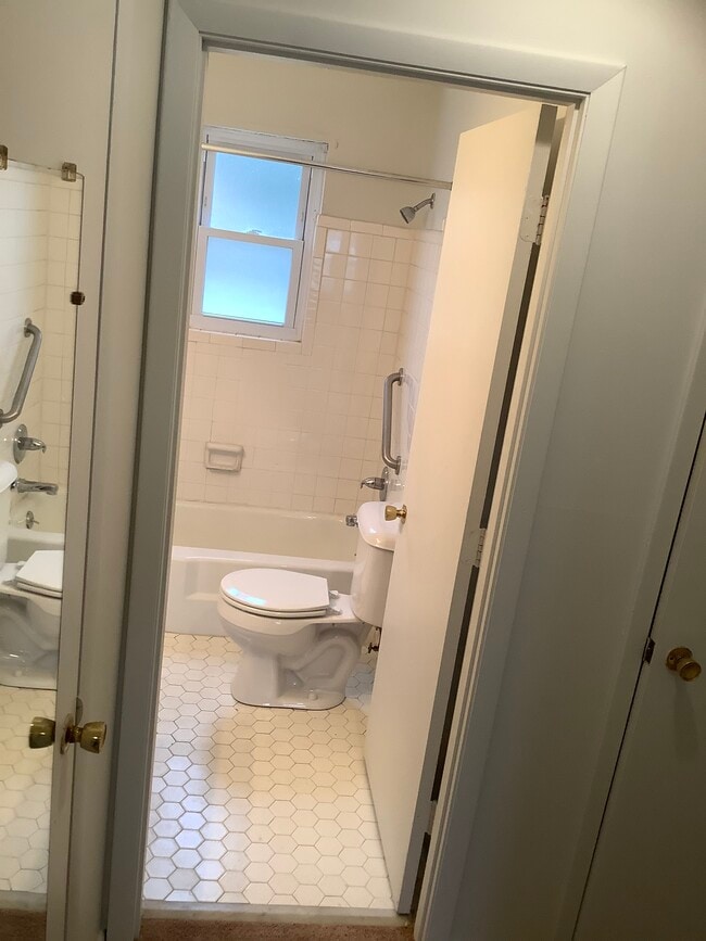 Building Photo - 5113 Valiant Drive