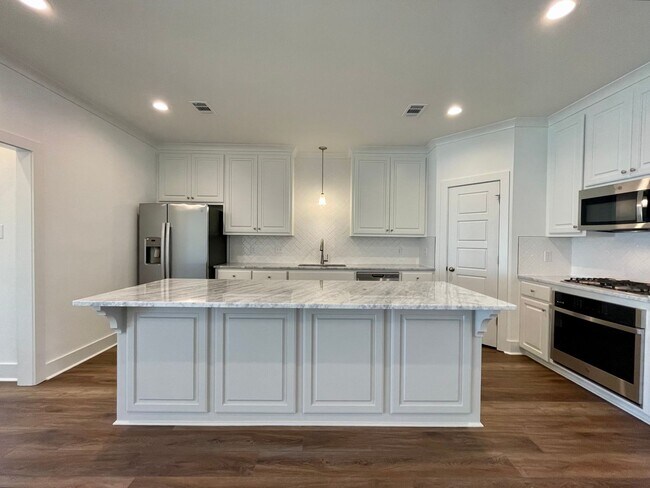 Foto del edificio - Must see home in  River Hills Farm!