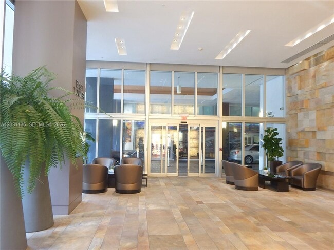 Building Photo - 500 Brickell Ave