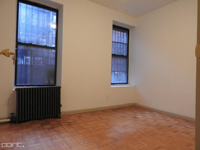 Foto del edificio - 62 W 48th St