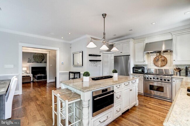 Foto del edificio - 2243 40th St NW