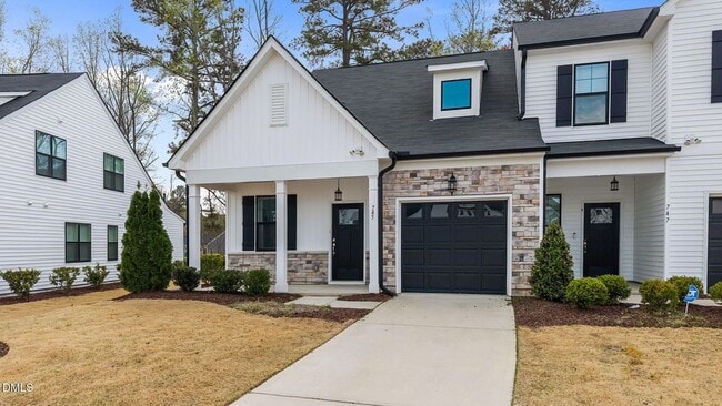 Foto del edificio - 745 Putney Hl Rd